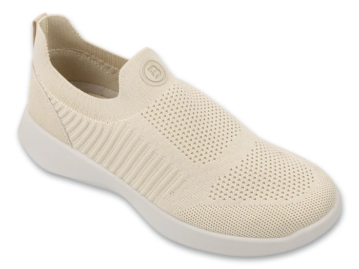 Wsuwane półbuty damskie slip-on Befado Home & Go w kolorze beżowym – widok z przodu