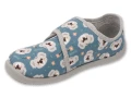 Lekkie kapcie barefoot dla dziewczynki Befado Softer z niebieską tekstylną cholewką w misie koala i elastyczną szarą podeszwą.