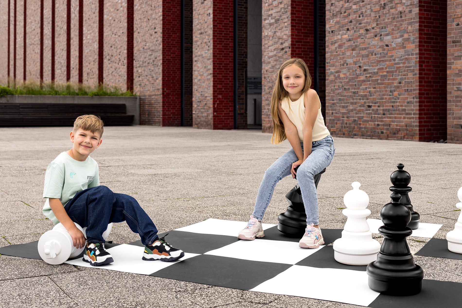 Wakacyjne sporty dla dzieci - 4 ulubione letnie aktywności